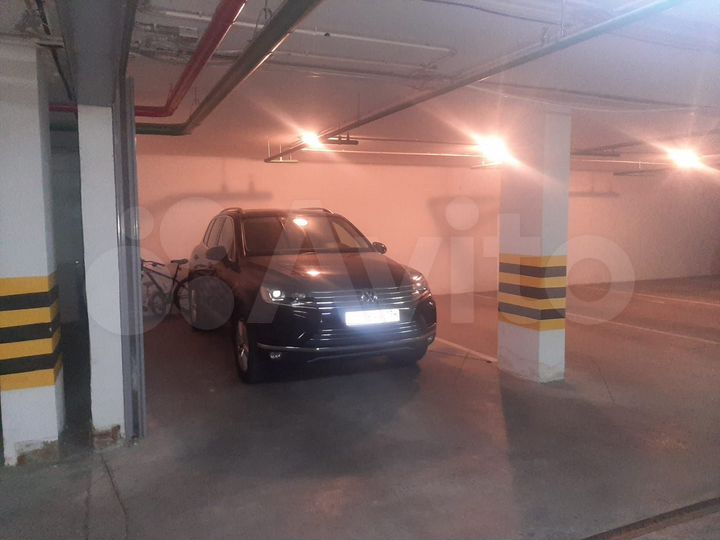 Машиноместо, 14 м²