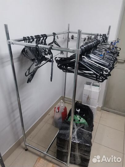 Вешалка напольная металлическая