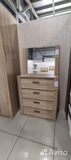 Комод и зеркало