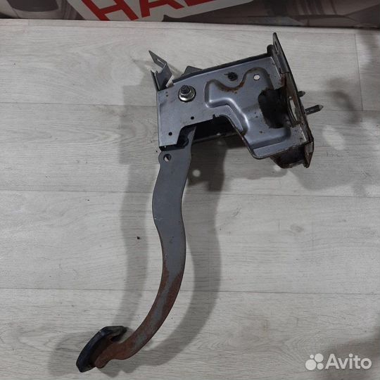 Педаль тормоза Chevrolet Aveo Т 250 2010