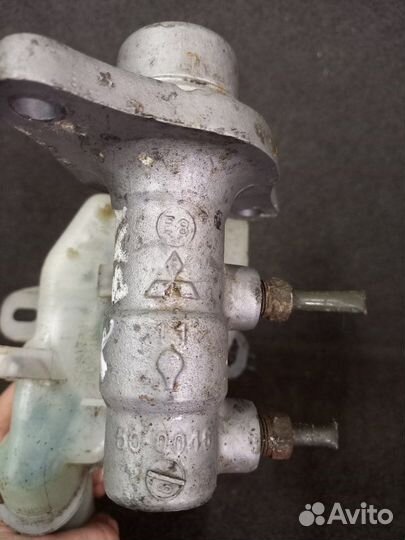 Главный тормозной цилиндр Mitsubishi Lancer 10