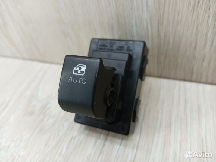 Кнопка стеклоподъемника Kia Ceed ED