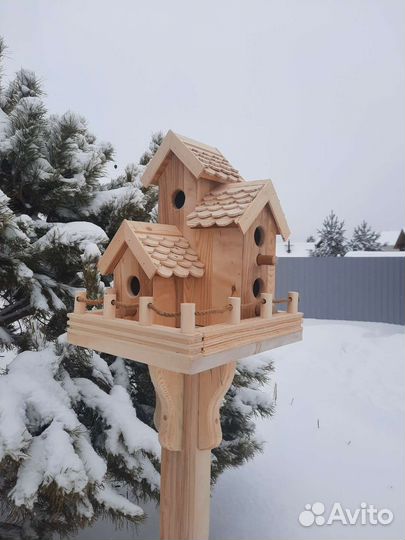 Кормушка для птиц из дерева