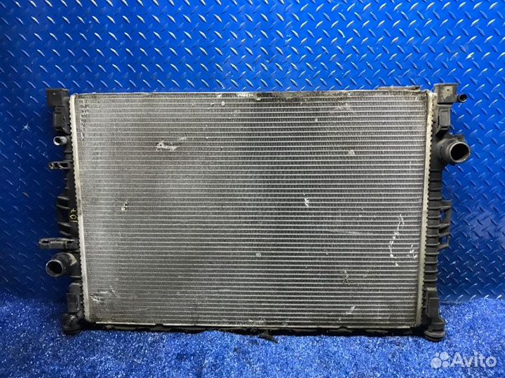 Радиатор двигателя Volvo Xc70