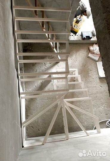Металлокаркас для лестницы 