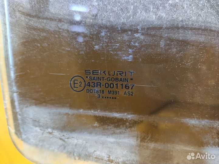 Стекло заднее правое для Porsche Cayenne 955