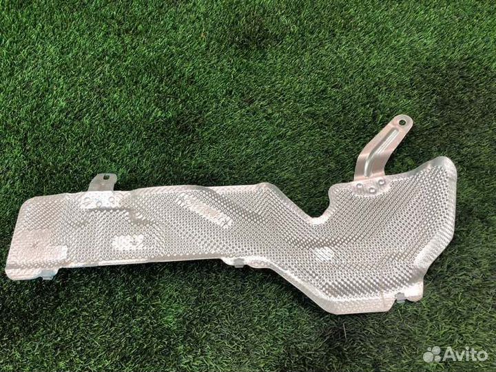 Тепловой экран передний Bmw 5 F10 N52B25 2011