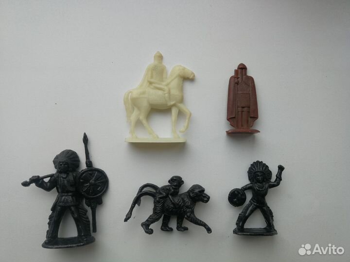 Игрушки СССР. Рыцари. Индейцы