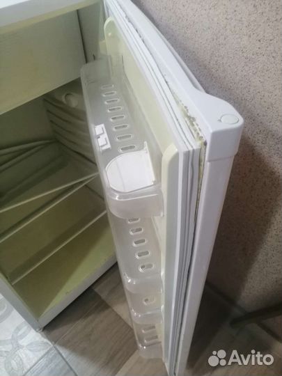 Холодильник бу маленький высота 105 см