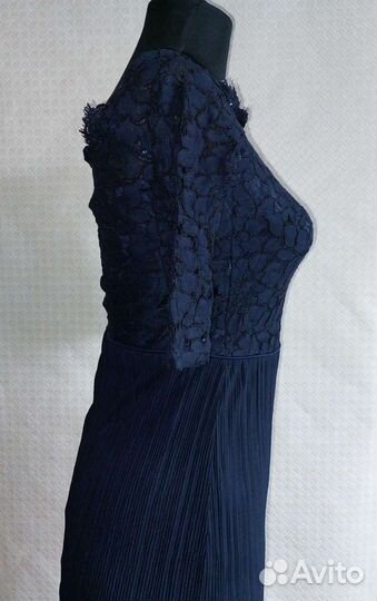 Платье р.44 тёмно синего с кружевом