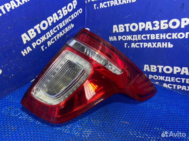 Задний правый фонарь Ford Explorer внедорожник KX