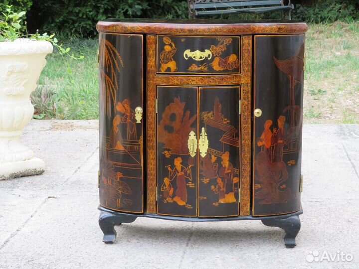 Старинный комод шинуазри. Тумба. Тумбочка. Массив
