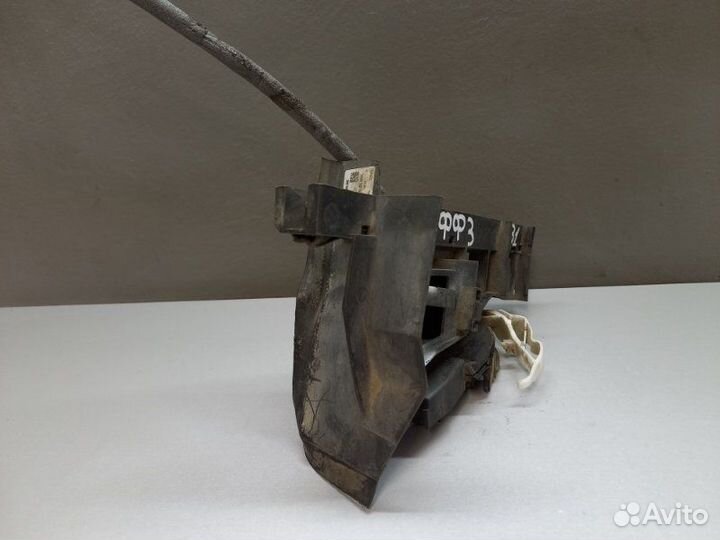 Замок двери задний правый Ford Focus 3 хэтчбек