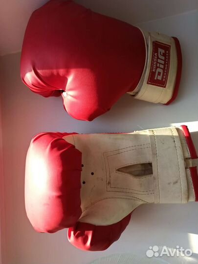 Боксерские перчатки