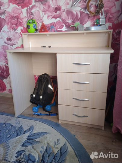 Письменный стол