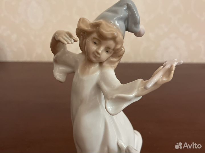 Статуэтка фея