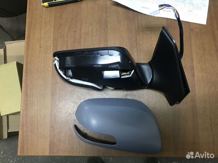 Зеркало правое 9 контактов Toyota Avensis T25