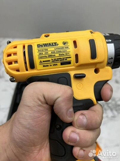 Аккумуляторный шуруповёрт dewalt 26v