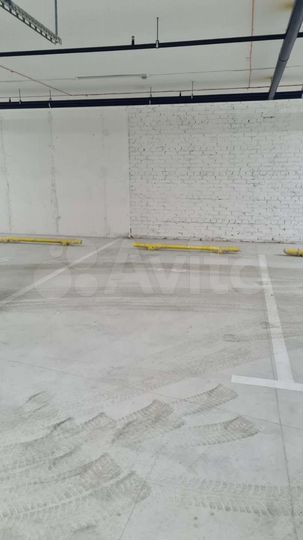 Машиноместо, 18 м²