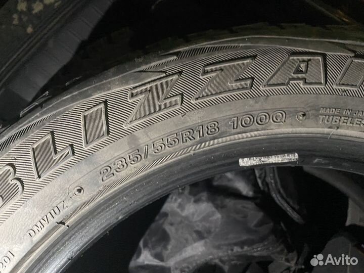 Bridgestone Blizzak DM-V1 235/55 R18