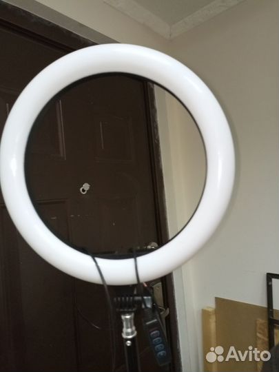 Кольцевая лампа со штативом (б/у)