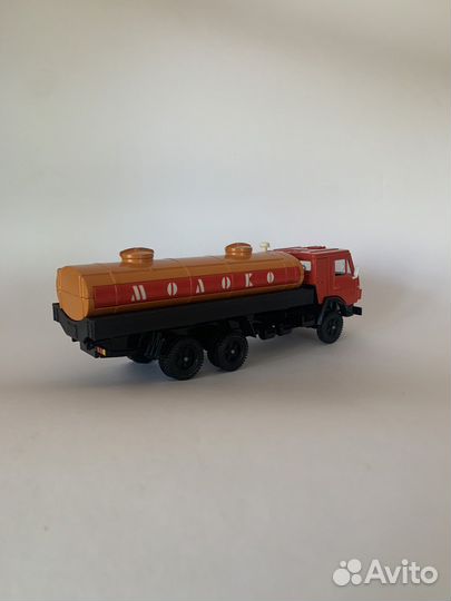 Модели СССР1:43 камаз молоко
