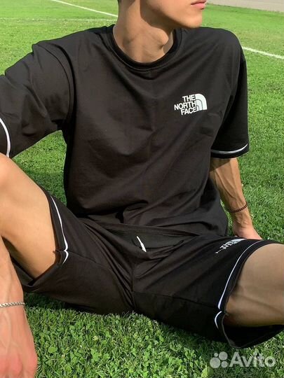 Котюм TNF + кроссовки Adidas Yeezy Foam Runner