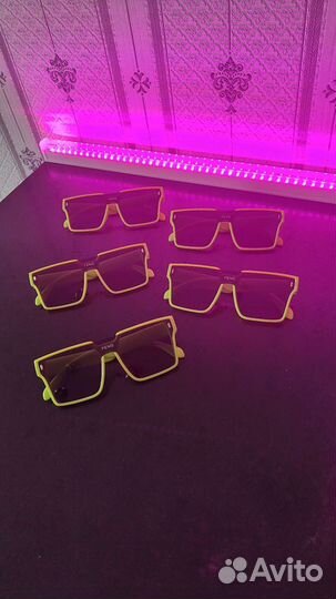 Яркие солнцезащитные очки