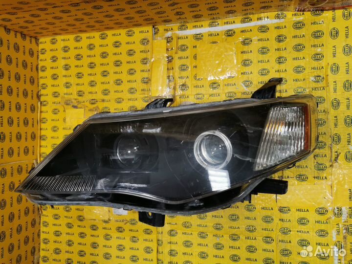 Стекло фары Outlander 2005 (1026)