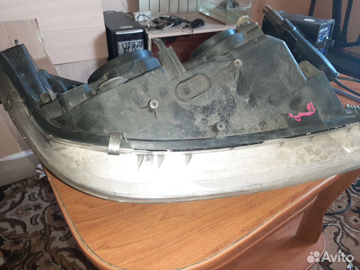 Фара передняя левая