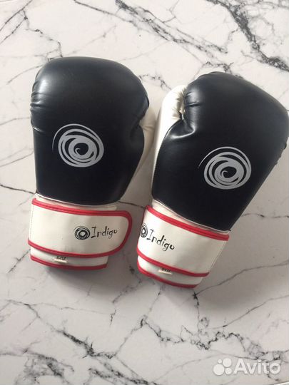 Боксерские перчатки