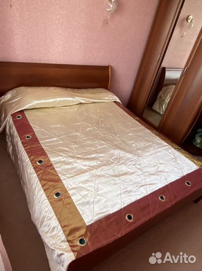 Покрывало атласное на кровать 1,6х2,0 м