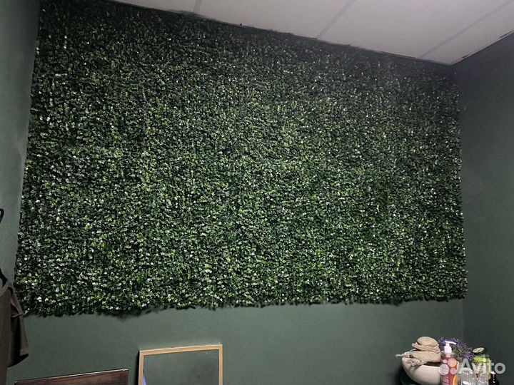 Озеленение стены пано из искуственной зелени