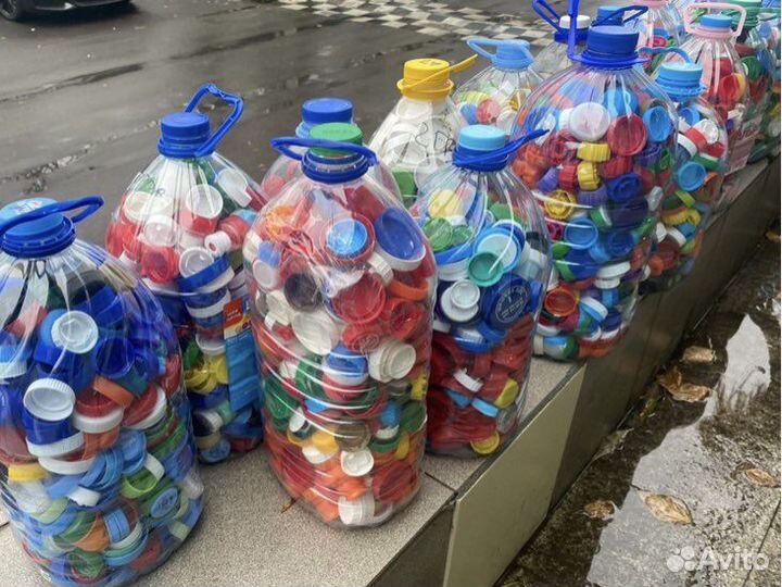 Пластиковые крышки крышечки от бутылок