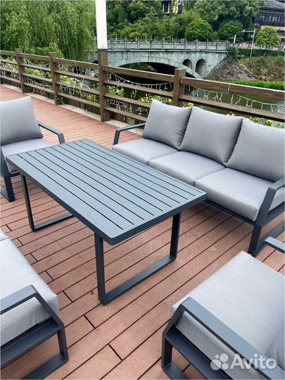 Уличная мебель с подушками