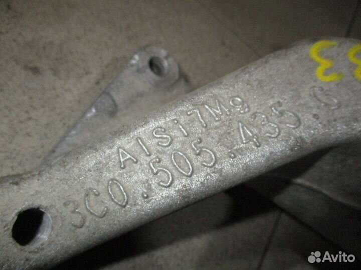 Кулак поворотный задний левый Skoda Yeti (5L)