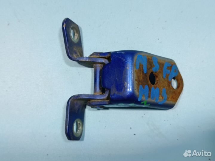 Петля двери передней правой для Mazda 3 2003-2009