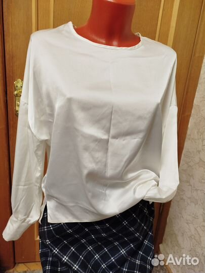Блузка женская белая шёлк 46 размер бу