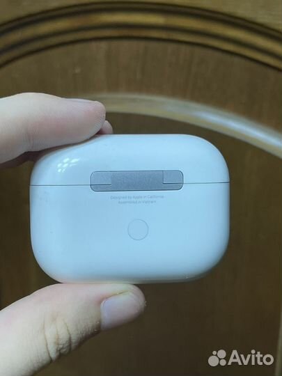 Оригинальный кейс AirPods Pro