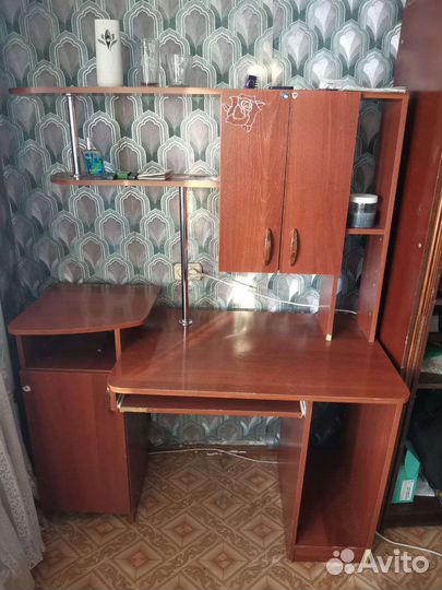 Компьютерный стол