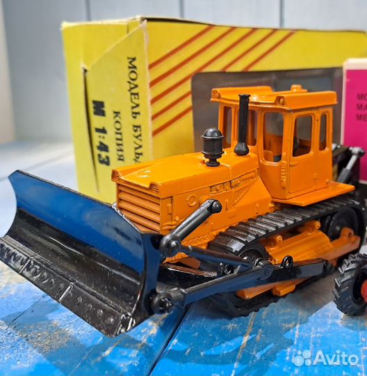 Модели 1:43 Бульдозер T-2, трактор мтз-82, газ 60
