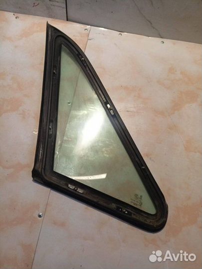 Стекло кузовное заднее правое Volkswagen Passat B3