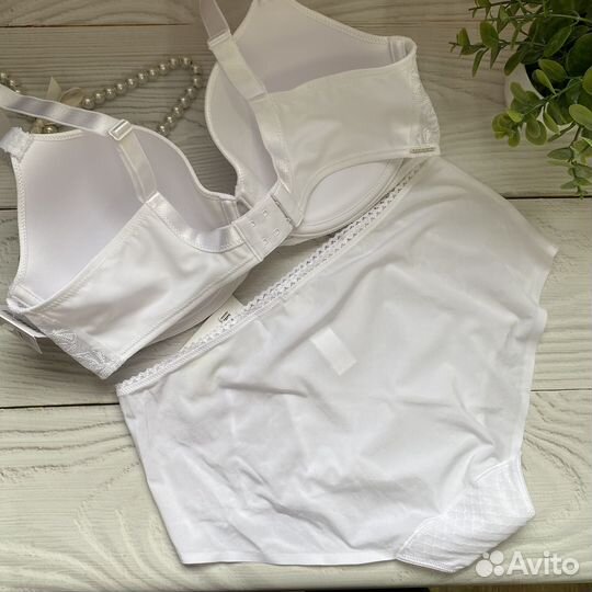 Комплект нижнего белья Chantelle 85E