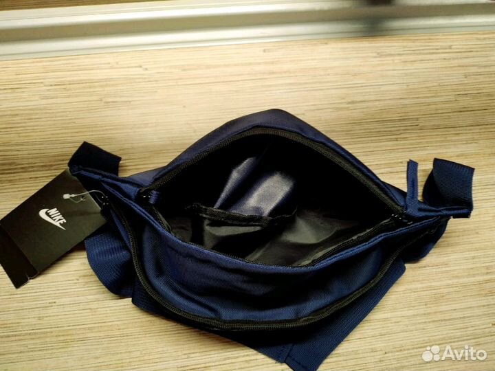 Сумка на пояс Nike