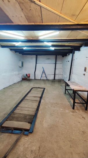 Гараж, > 30 м²