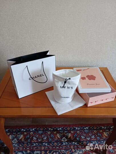 Подарочная коробка Nina Ricci, косметичка