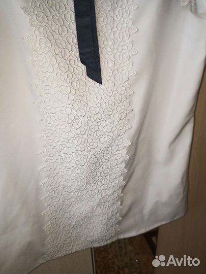 Белая кружевная блузка
