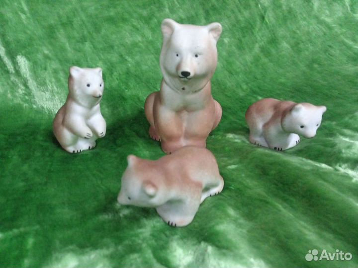 Статуэтки Семья медведей