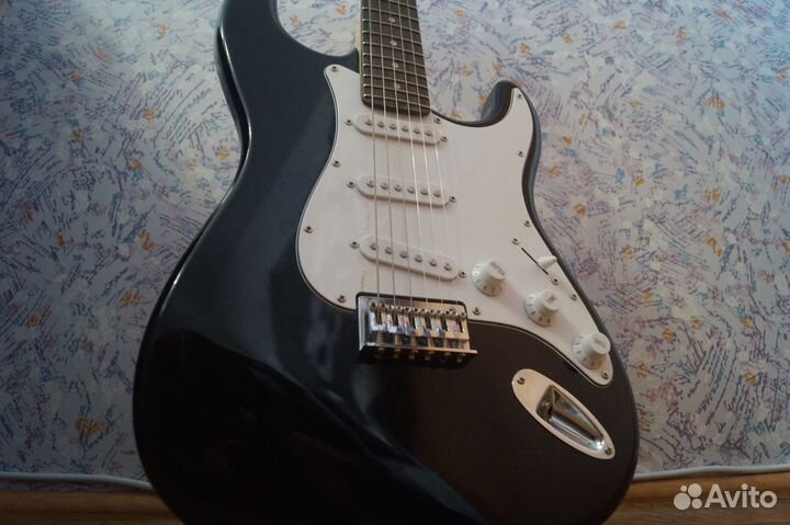 Электрогитара fender squier stratocaster
