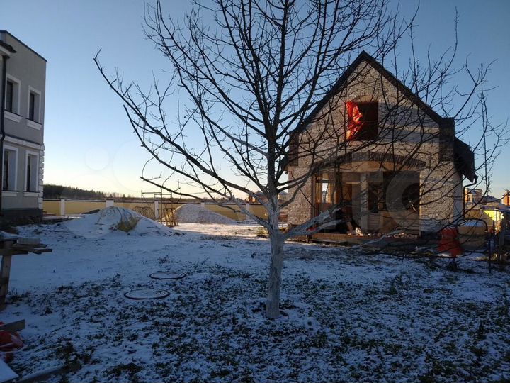 Коттедж 346 м² на участке 19 сот.